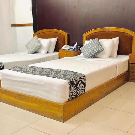 Tropical Daisy Hotel Dhaka Buitenkant foto