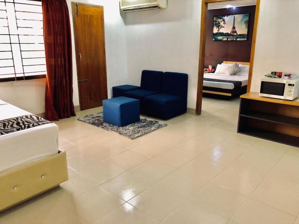 Tropical Daisy Hotel Dhaka Buitenkant foto