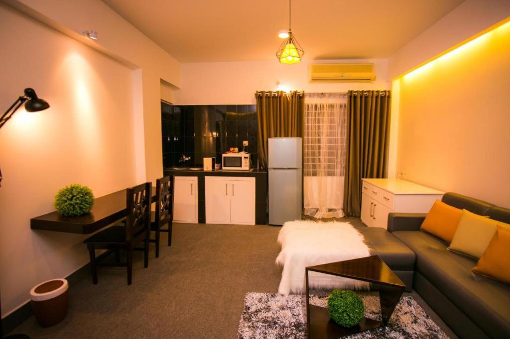 Tropical Daisy Hotel Dhaka Buitenkant foto