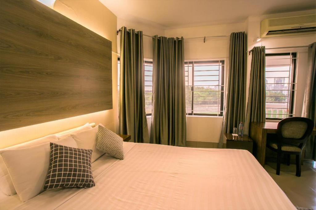 Tropical Daisy Hotel Dhaka Buitenkant foto