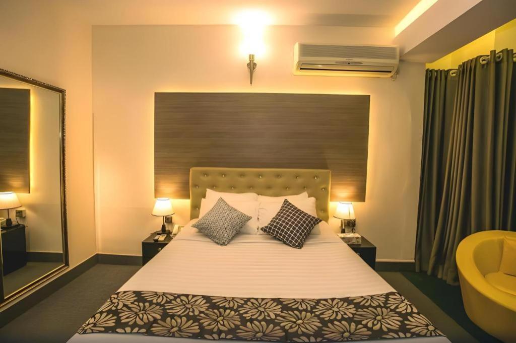 Tropical Daisy Hotel Dhaka Buitenkant foto