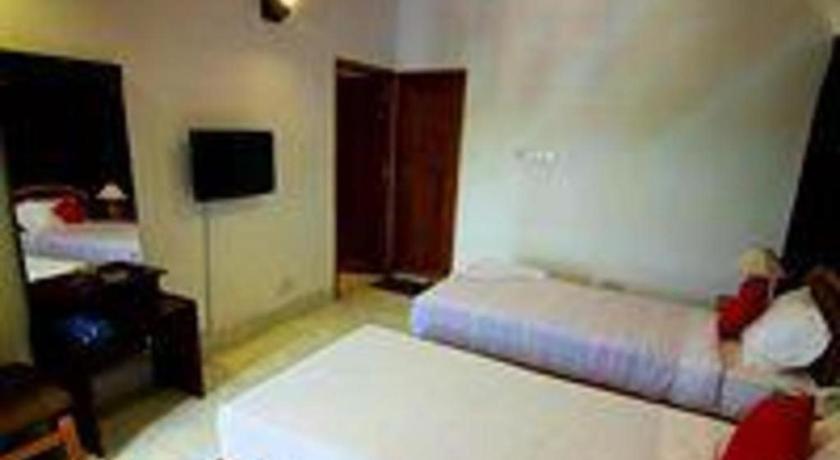 Tropical Daisy Hotel Dhaka Buitenkant foto