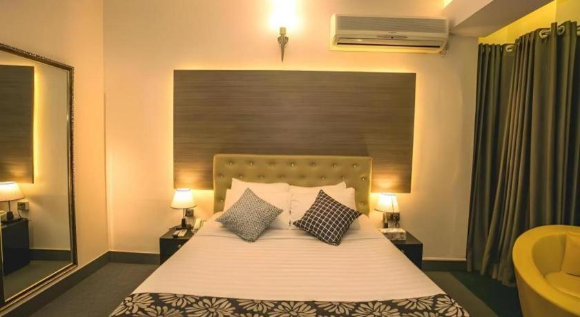 Tropical Daisy Hotel Dhaka Buitenkant foto