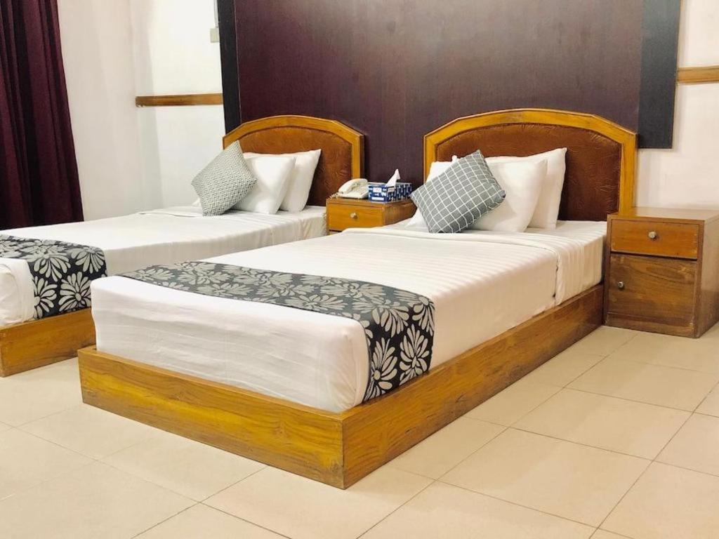 Tropical Daisy Hotel Dhaka Buitenkant foto