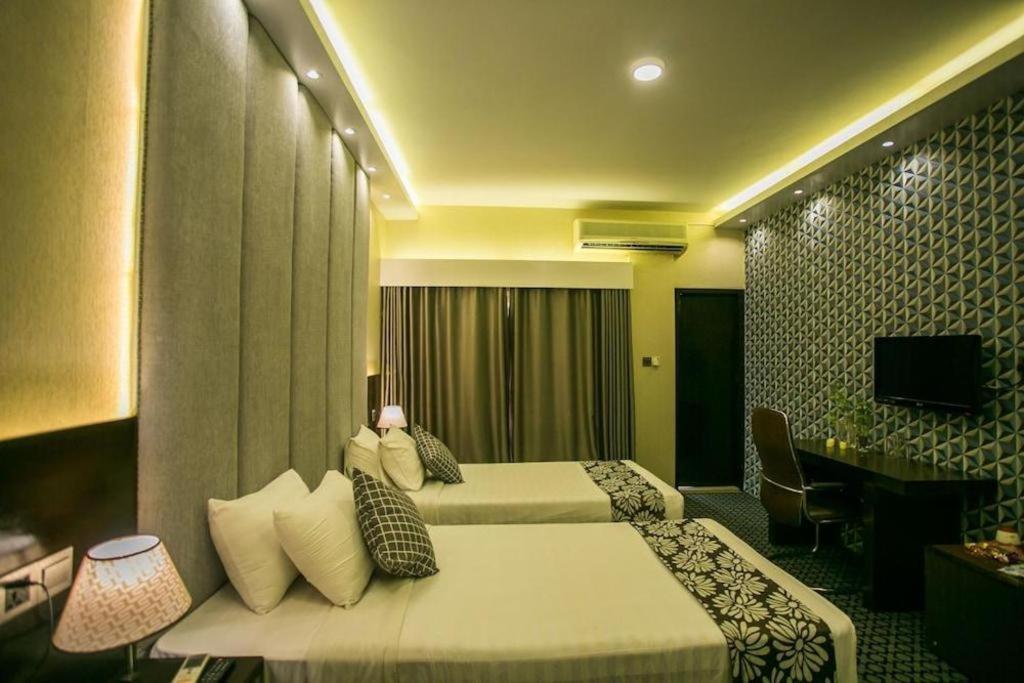 Tropical Daisy Hotel Dhaka Buitenkant foto